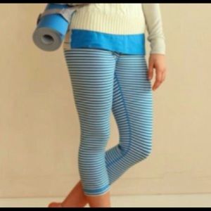 Lululemon Beaming Blue Classic Stripe crop 8